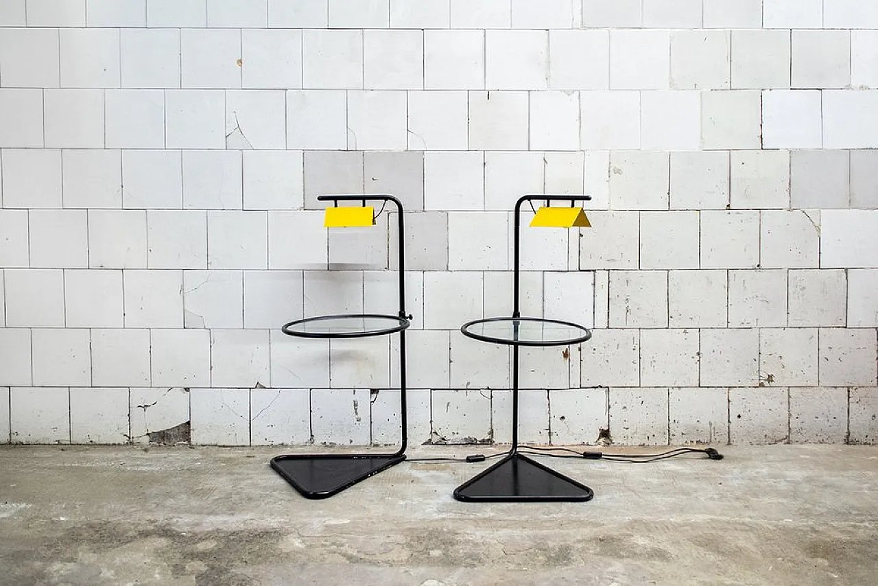 Coppia di comodini in vetro e metallo, anni '80 2