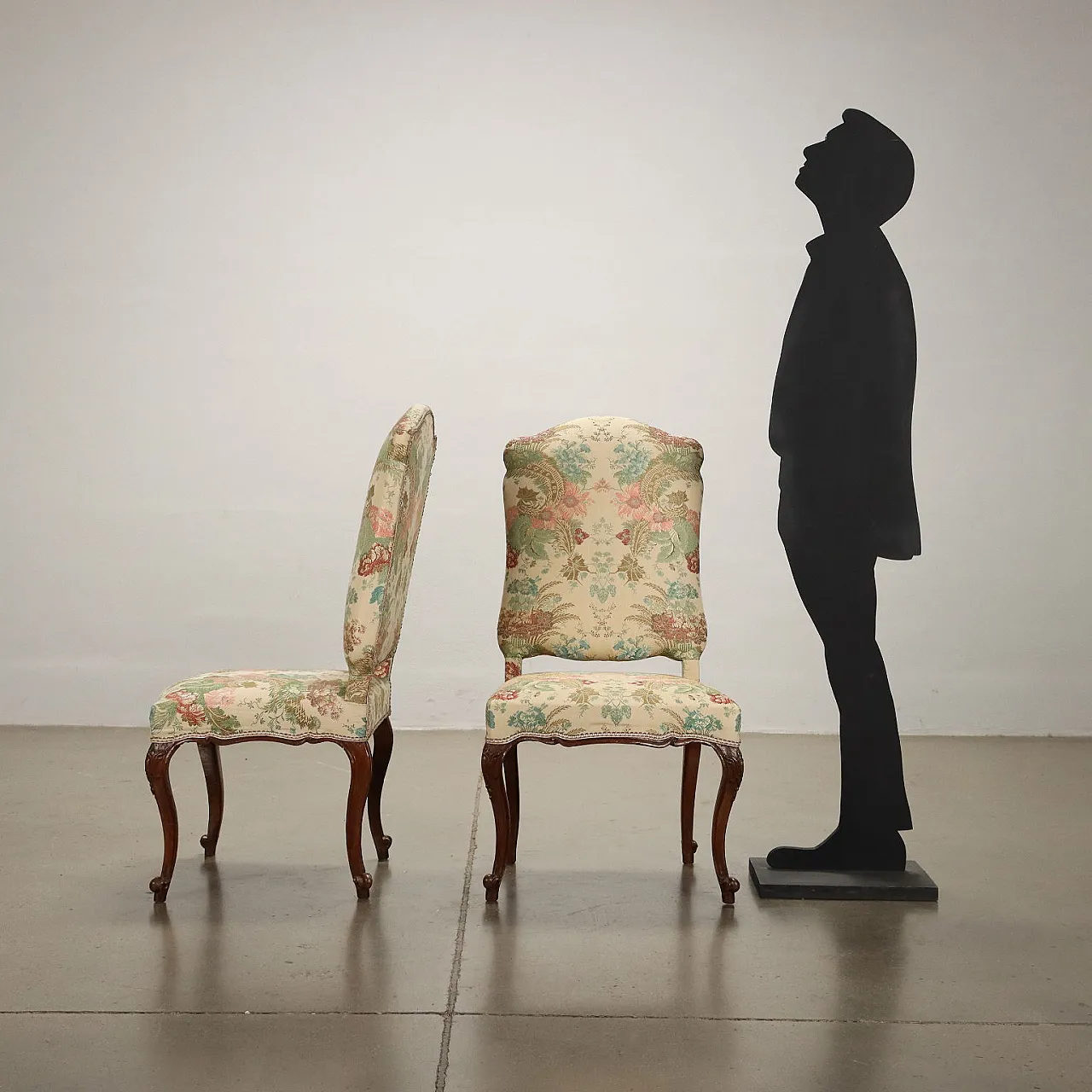 Pair of Barocchetto wood and fabric chairs, mid-18th century 2