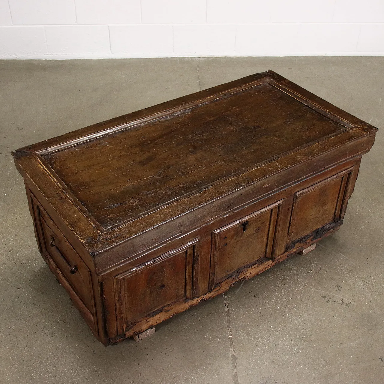 Cassapanca in noce massello, inizio '700 3