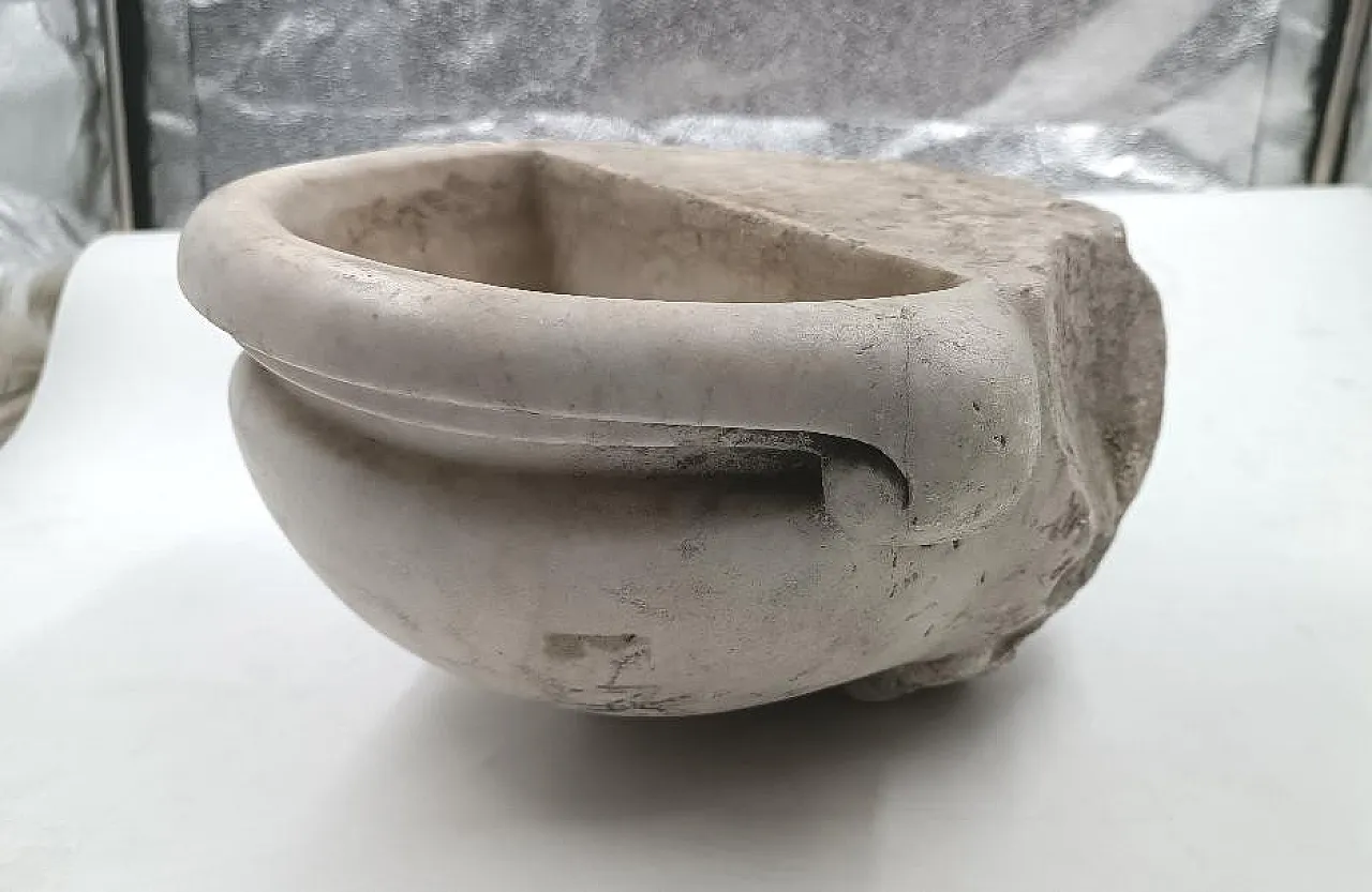 Acquasantiera in marmo di Carrara, '600 8