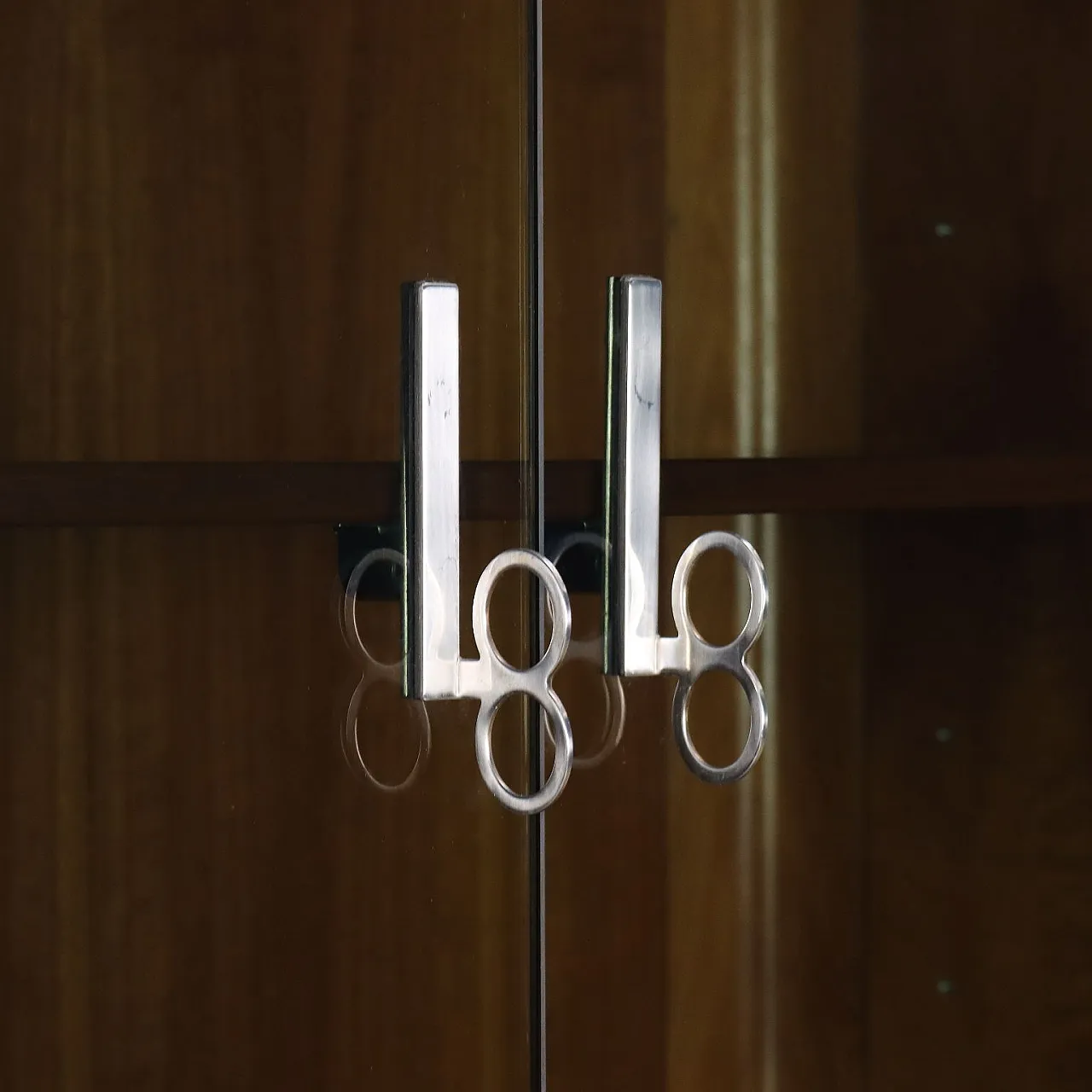 Display cabinet by Vittorio Introini for Saporiti, late 20th century 6