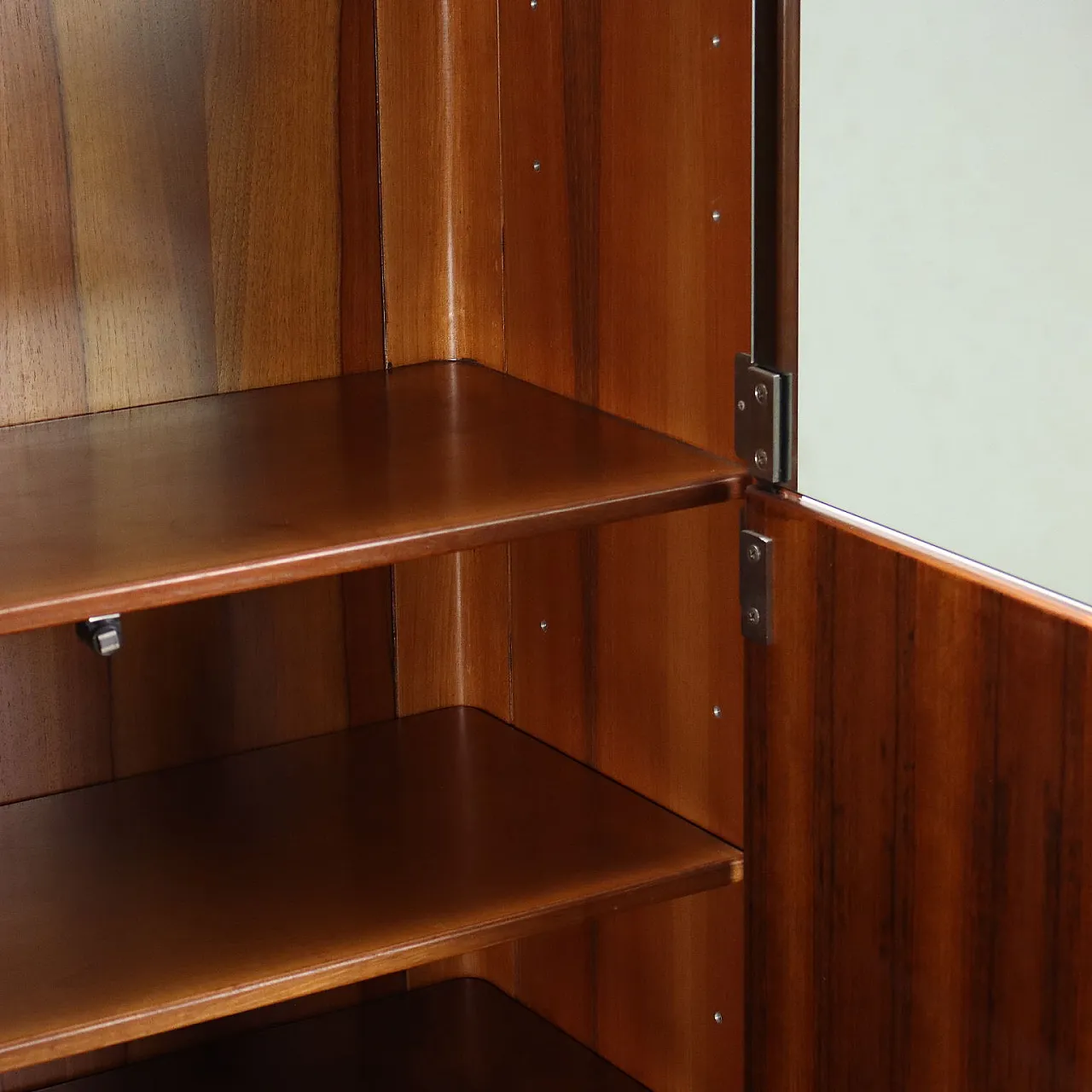 Display cabinet by Vittorio Introini for Saporiti, late 20th century 7