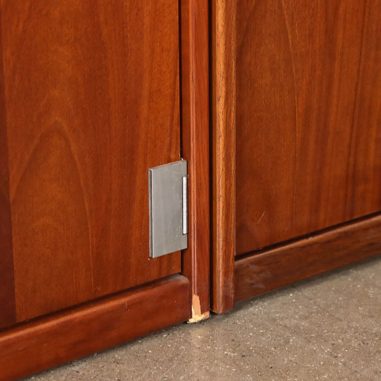 Display cabinet by Vittorio Introini for Saporiti, late 20th century 9