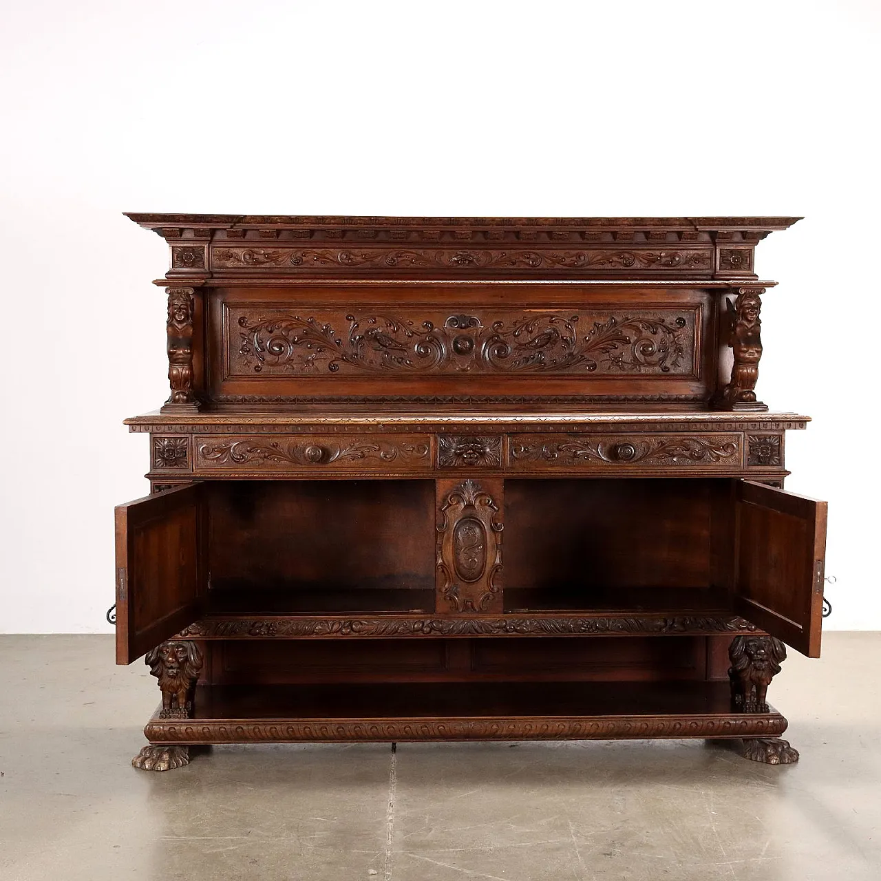 Walnut Neo-Baroque style sideboard, 20th century 3
