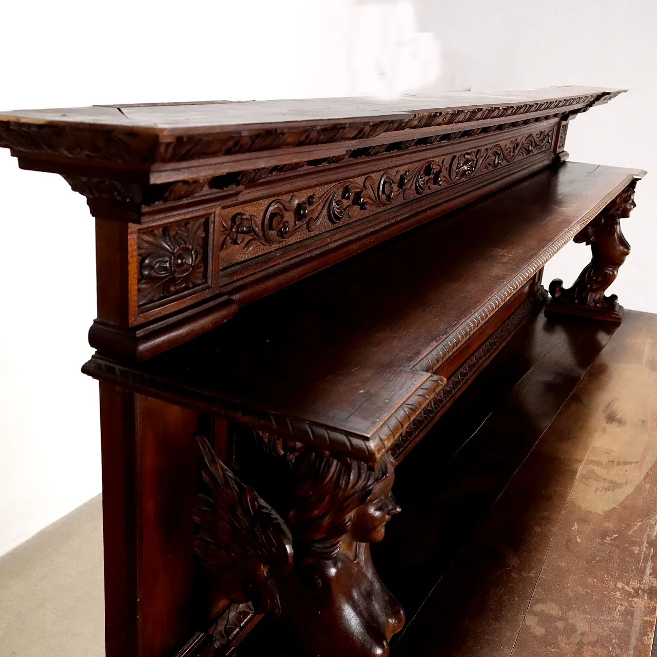 Walnut Neo-Baroque style sideboard, 20th century 8