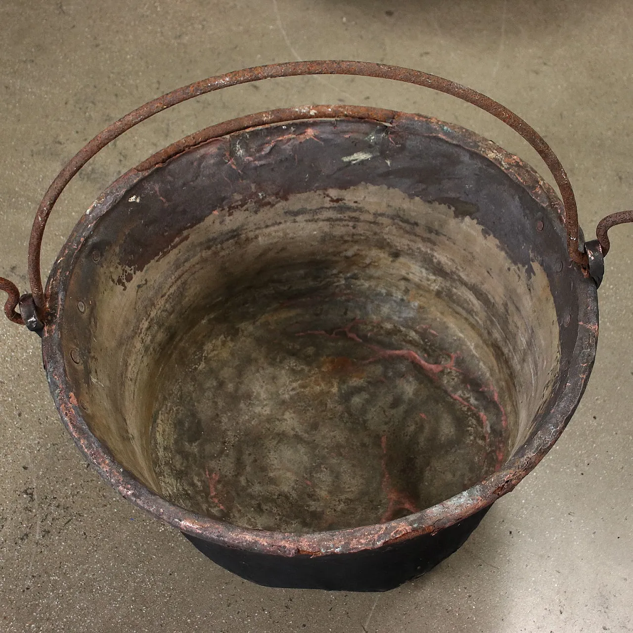 7 Copper pots and pans with handles 7