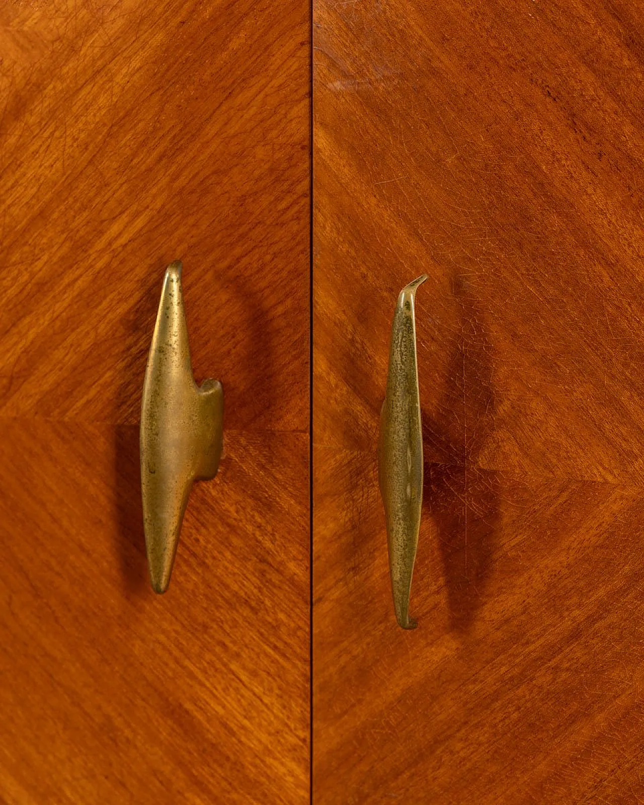 Credenza in legno e vetro, anni '50 10