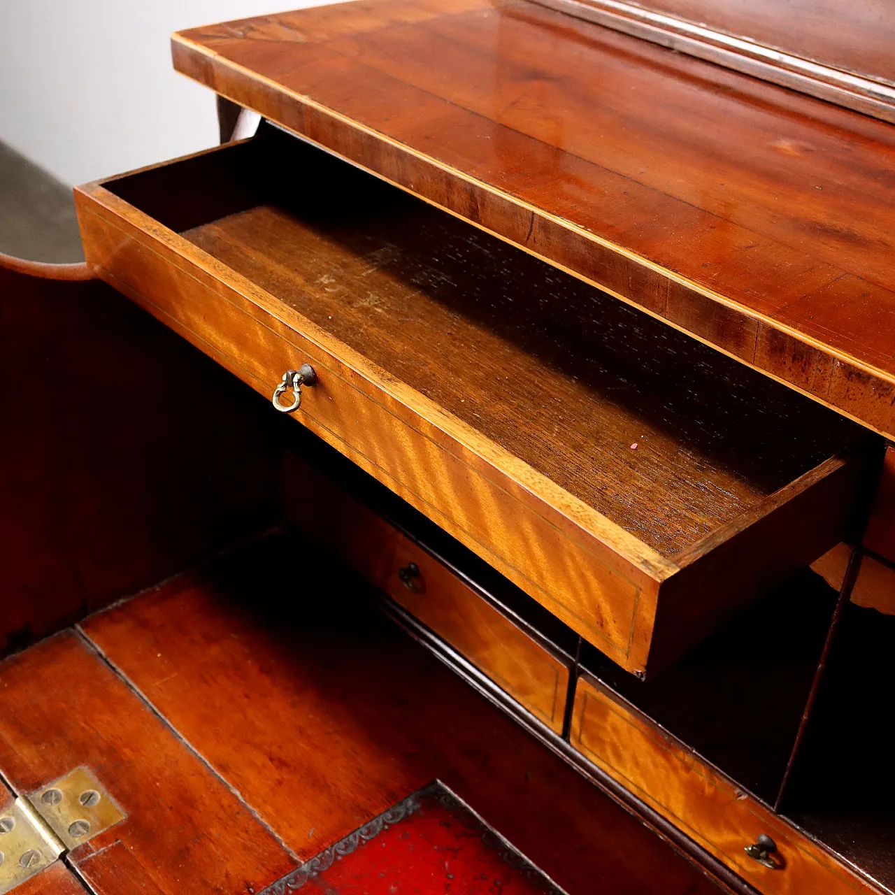 Mahogany neo-Gothic style bookcase, 19th century 5