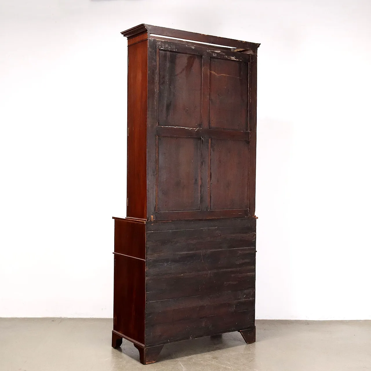 Mahogany neo-Gothic style bookcase, 19th century 10