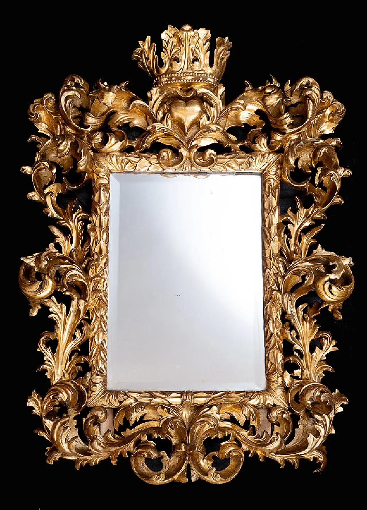 Florentine Pitti frame mirror carved wood gilded foil, 18th century 1