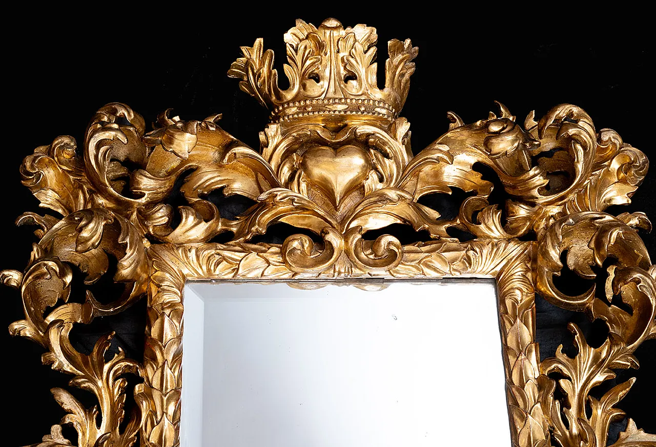 Florentine Pitti frame mirror carved wood gilded foil, 18th century 2