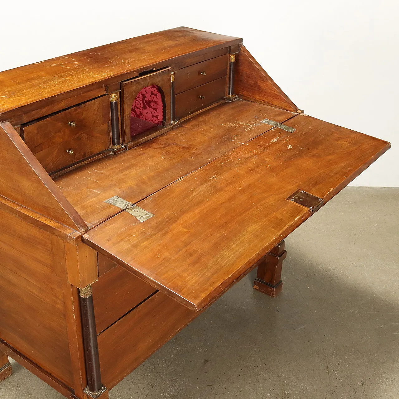 Empire walnut flap with plinth feet, early 19th century 3