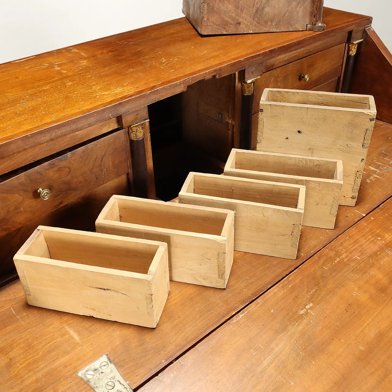 Empire walnut flap with plinth feet, early 19th century 8