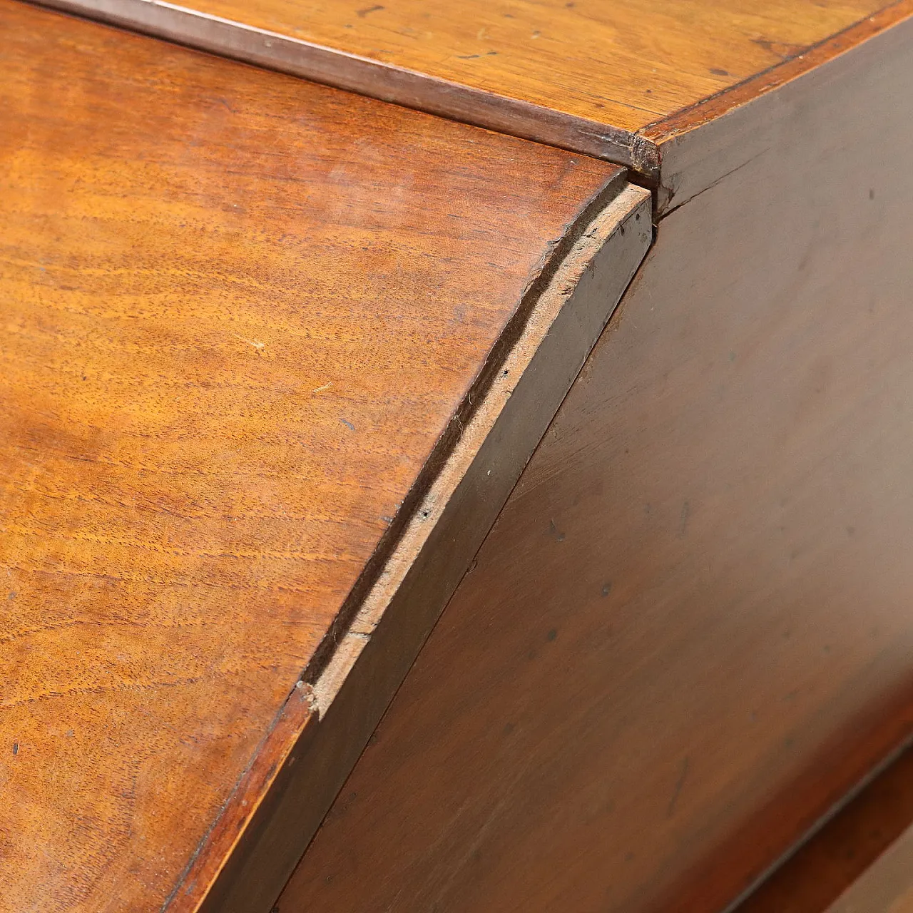 Empire walnut flap with plinth feet, early 19th century 9