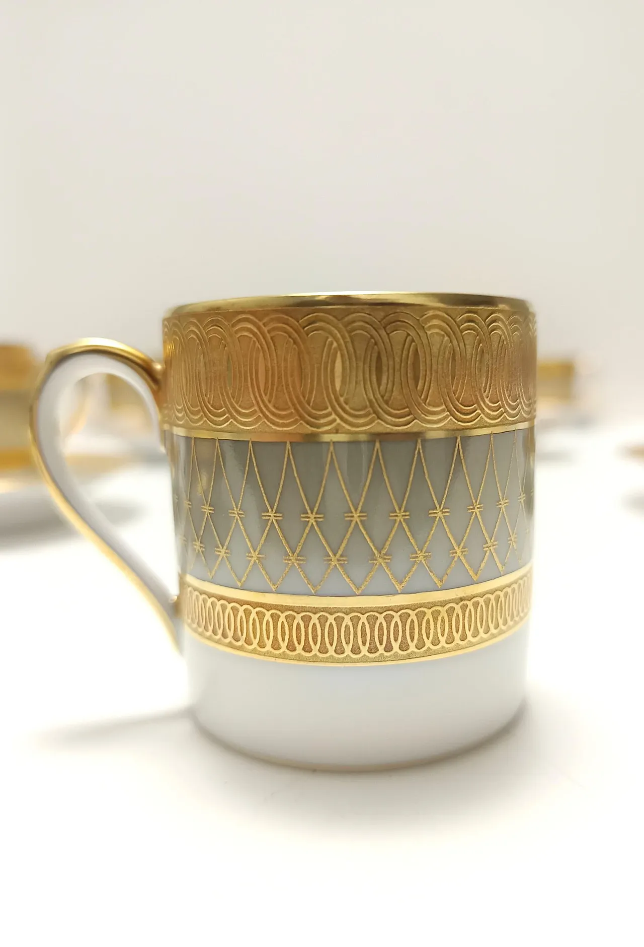 11 Porcelain and Pure Gold Coffee Cups by Hutschenreuther, 70s 5