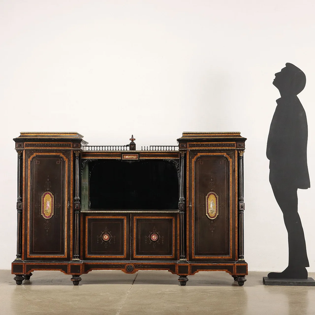 Credenza inglese in legno impiallacciato e intarsiato con specchio, inizio '900 2