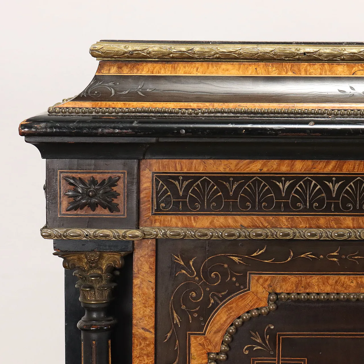 Credenza inglese in legno impiallacciato e intarsiato con specchio, inizio '900 4