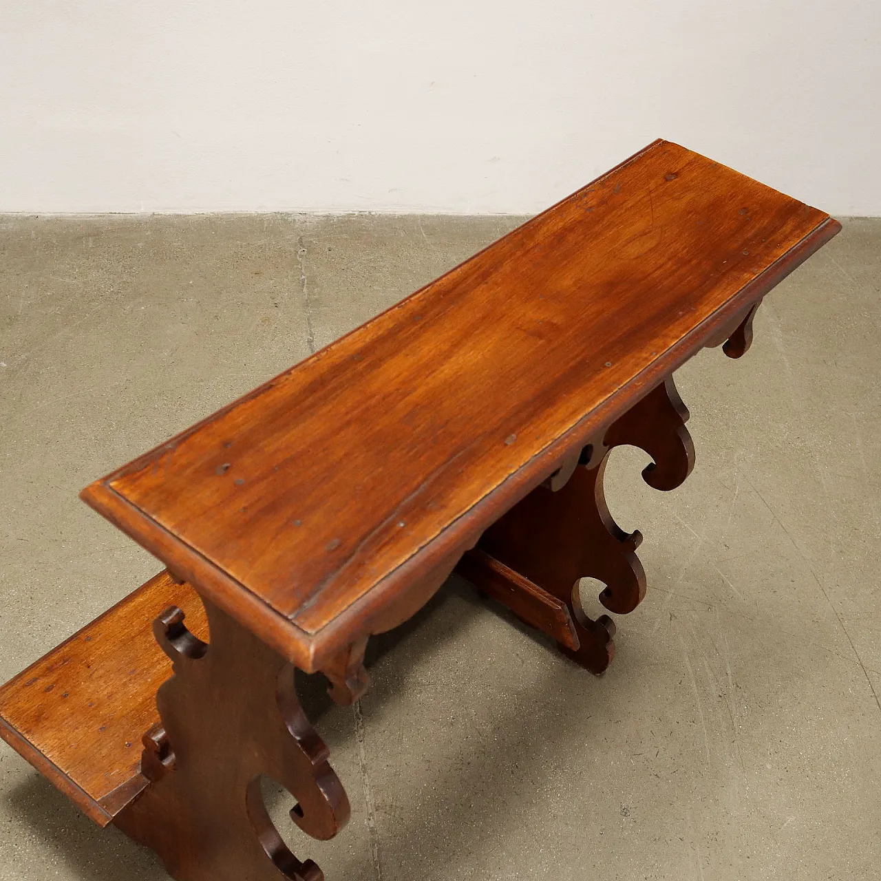 Inginocchiatoio fratino in noce, inizio '700 3