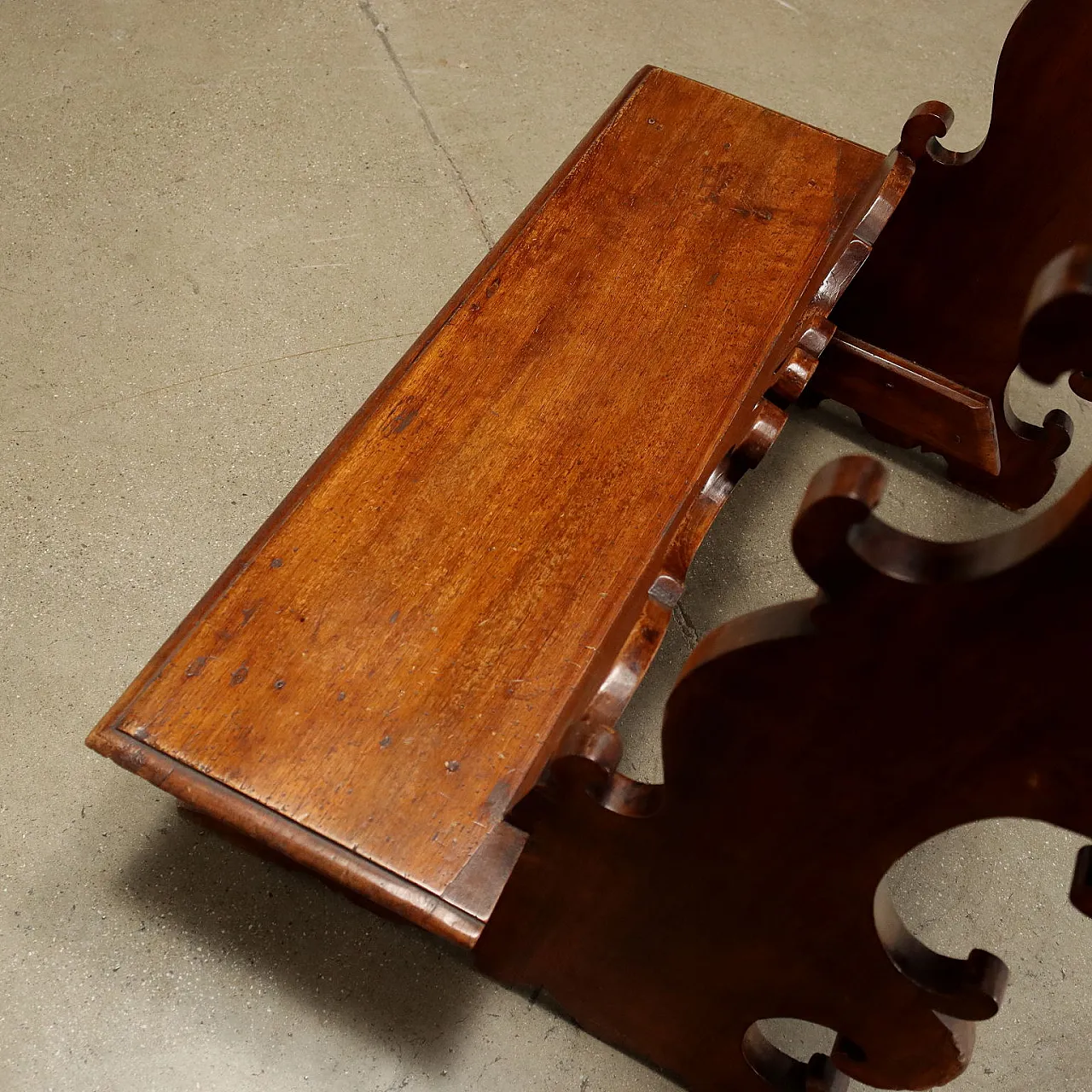 Inginocchiatoio fratino in noce, inizio '700 4