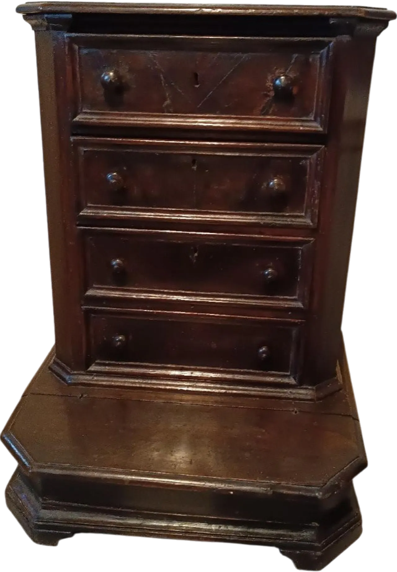 Inginocchiatoio in noce con cassetti, '600 11