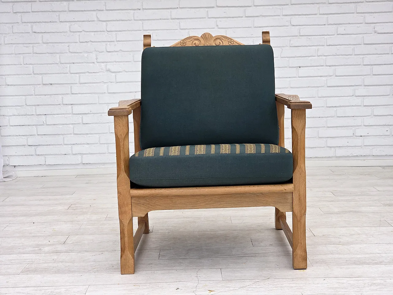 Scandinavian lounge chair, green wool, solid oak wood, 70s 3