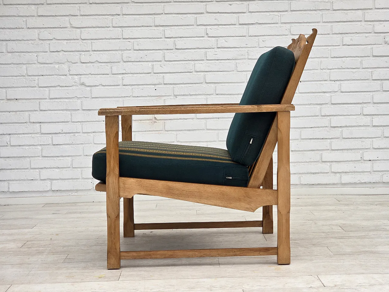 Scandinavian lounge chair, green wool, solid oak wood, 70s 13