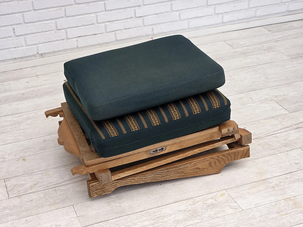 Scandinavian lounge chair, green wool, solid oak wood, 70s 17