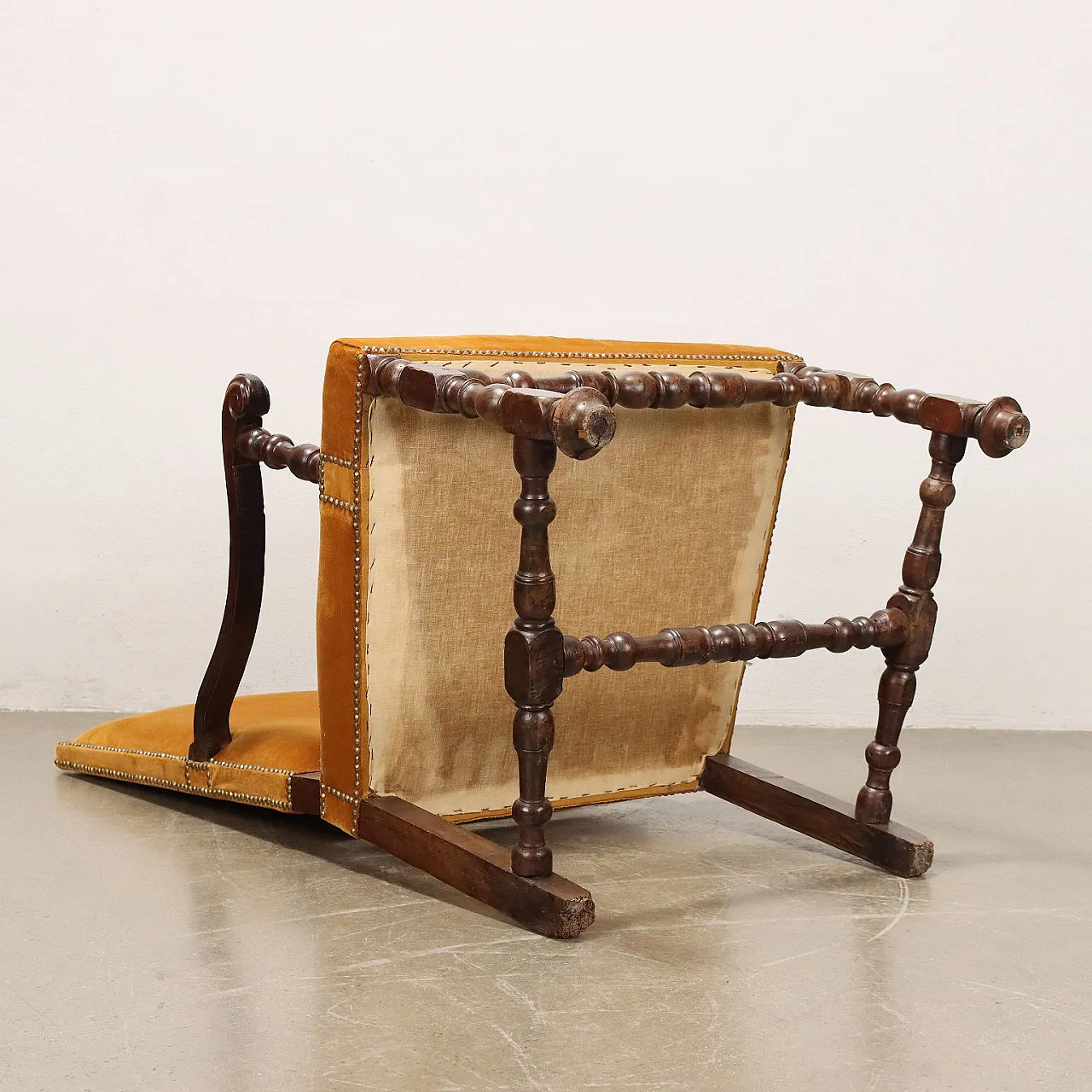Walnut spool armchair with wavy arms & ochre fabric, 18th century 10