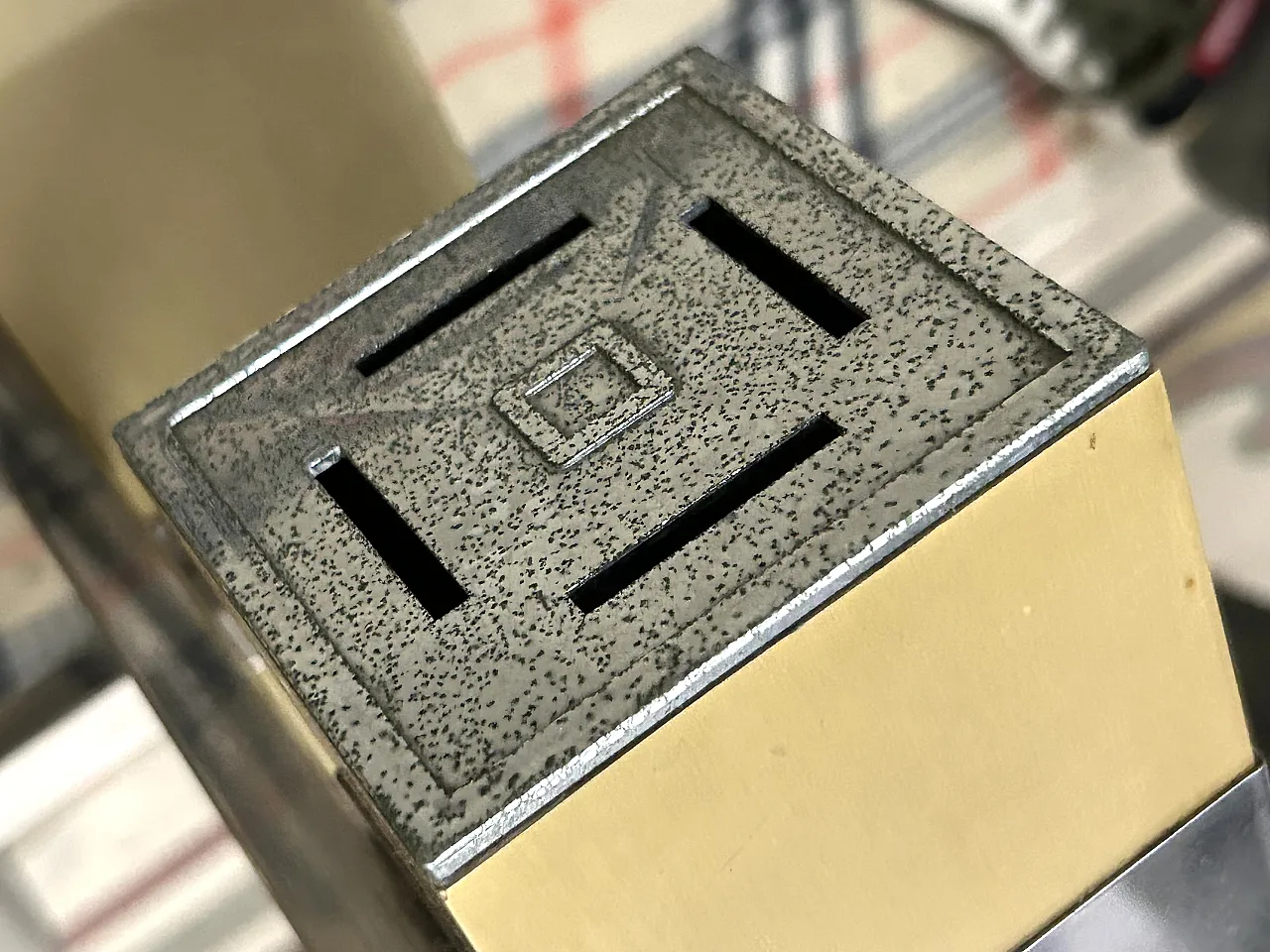 Cubic gold -style cubic chandelier, anni '70 7