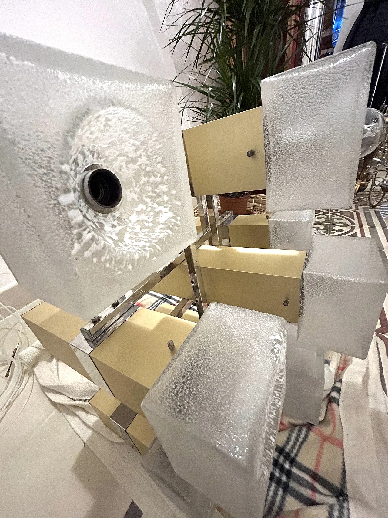 Cubic gold -style cubic chandelier, anni '70 8