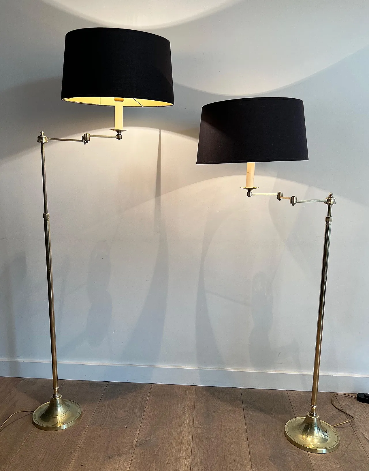 Coppia di lampade in ottone con braccio rimovibile, anni '40 2