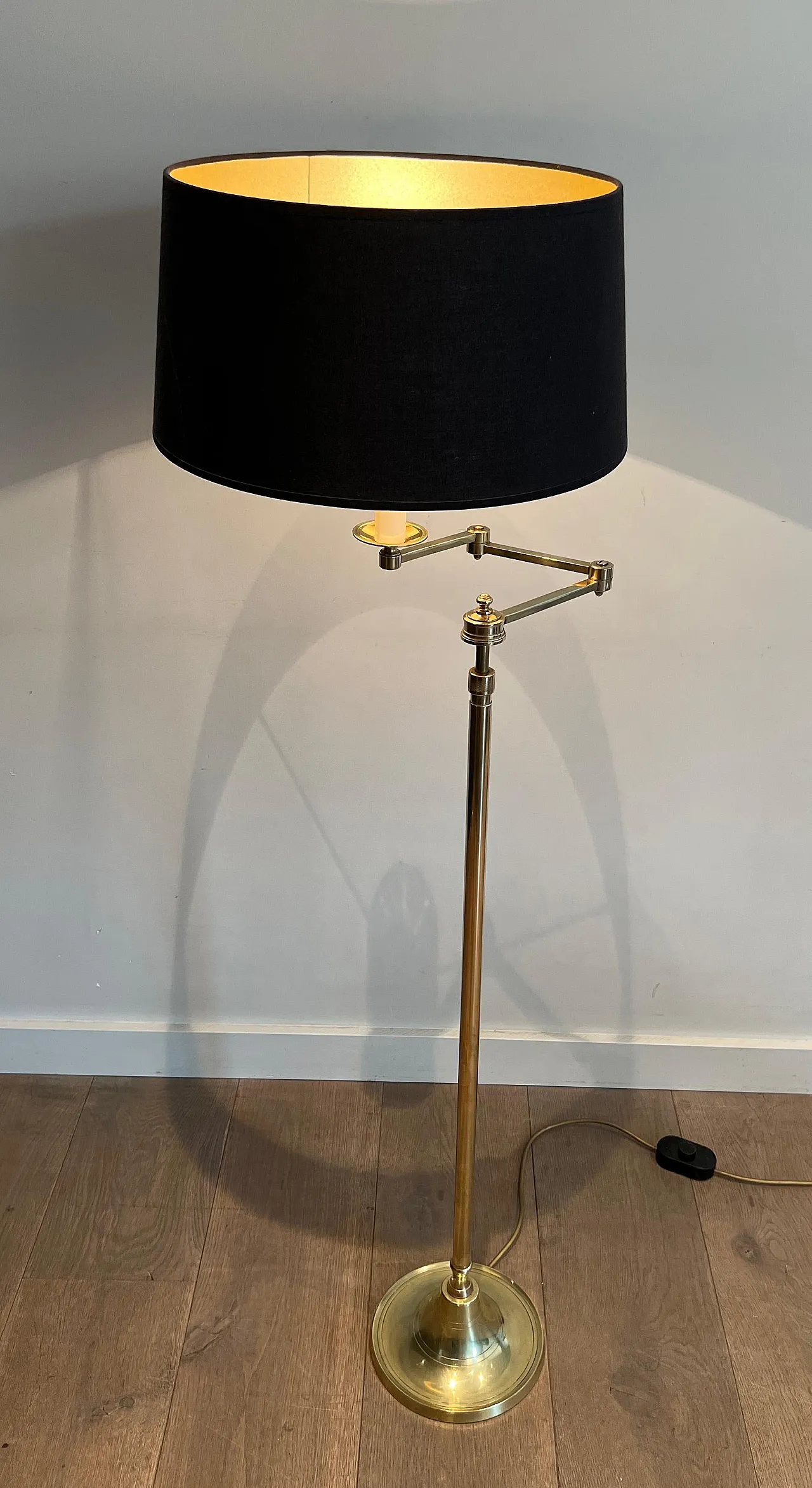 Coppia di lampade in ottone con braccio rimovibile, anni '40 6