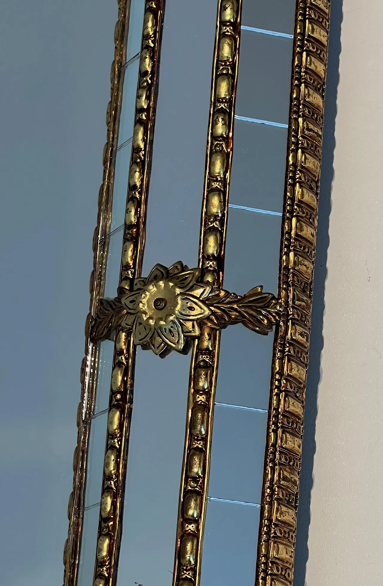 Octogonal multi-facets mirror with brass garlands, 1970s 8