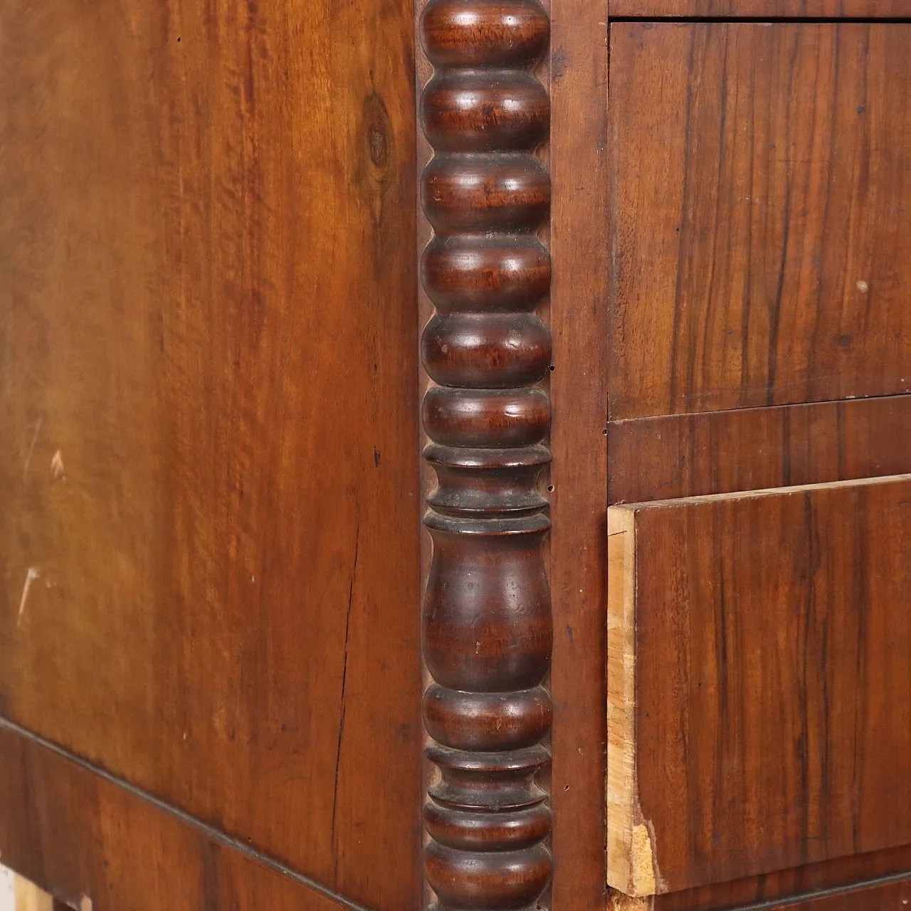 Cassettone Luigi Filippo in noce, '800 8