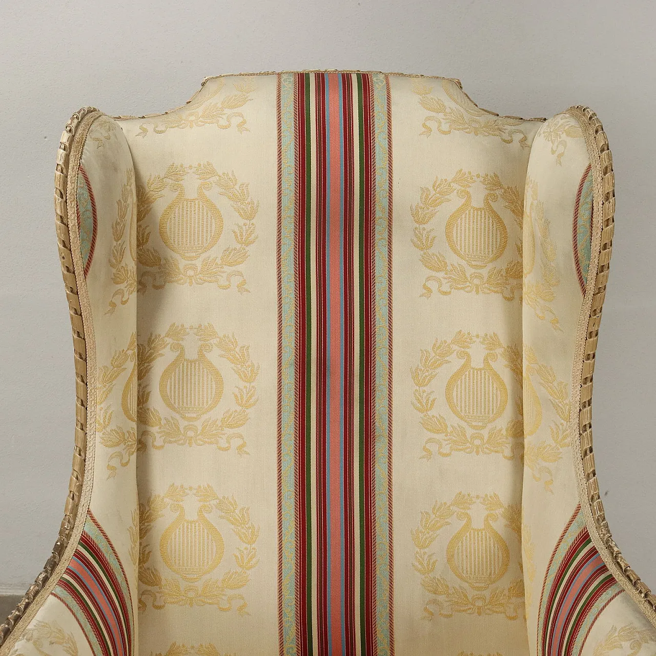 Poltrona Bergère in stile Neoclassico in tessuto a righe e legno 4