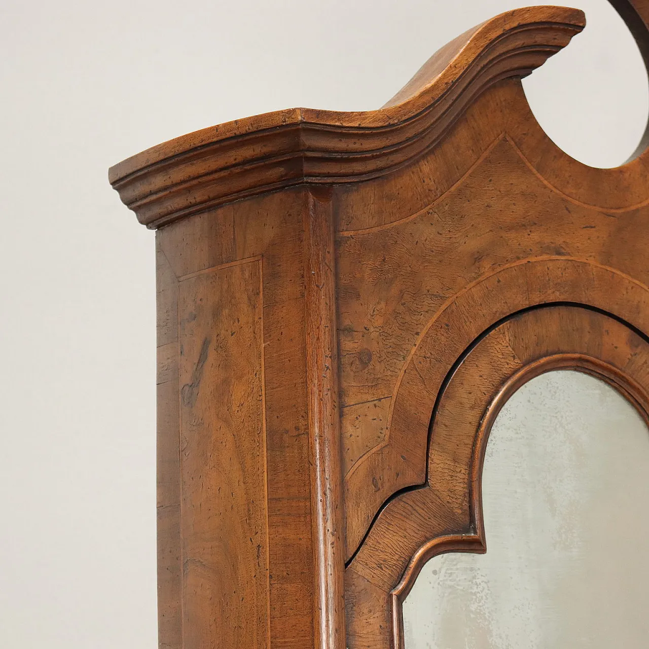 Baroque-style trumeau veneered in walnut and walnut root 6