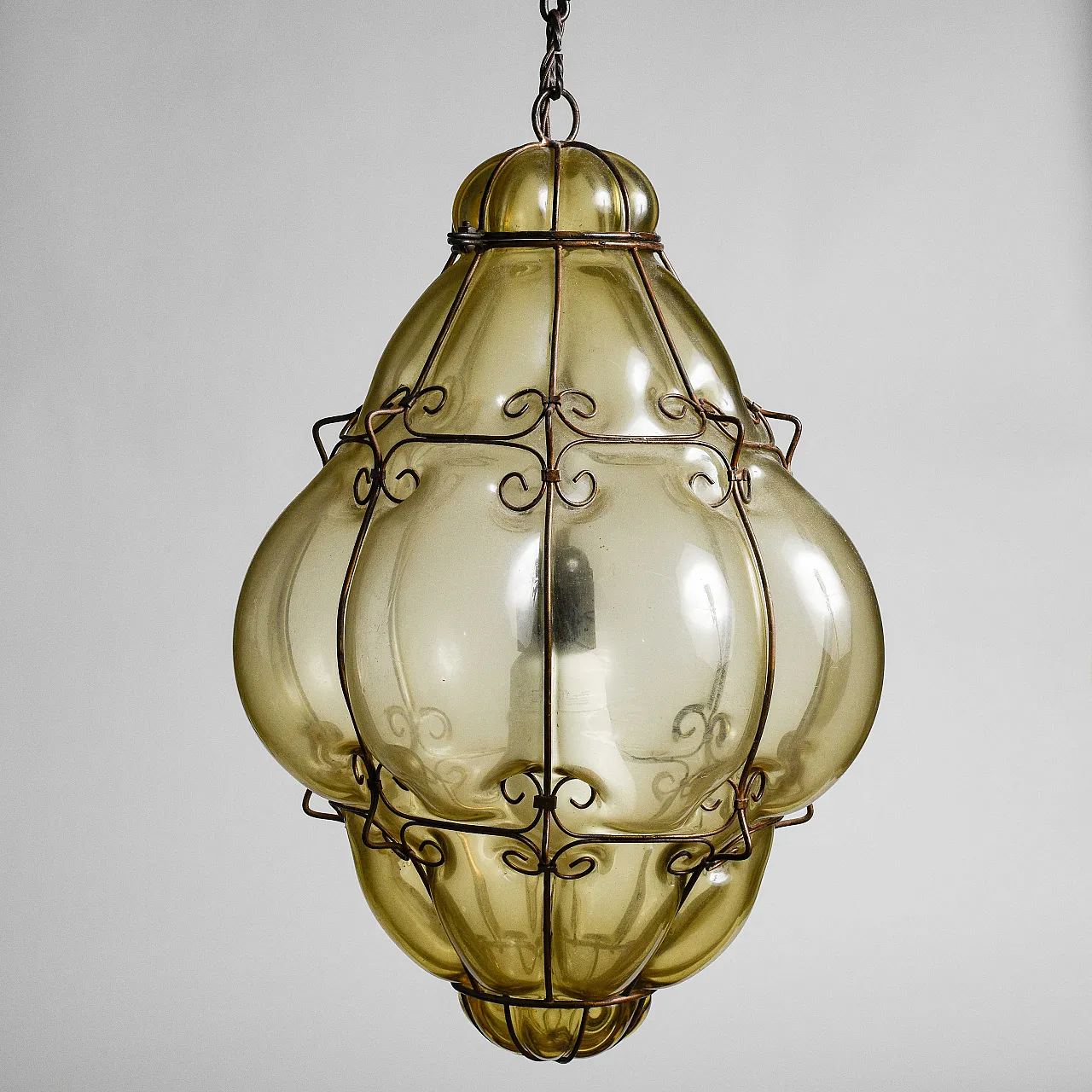 Blown glass and wrought iron chandelier, 20th century 6