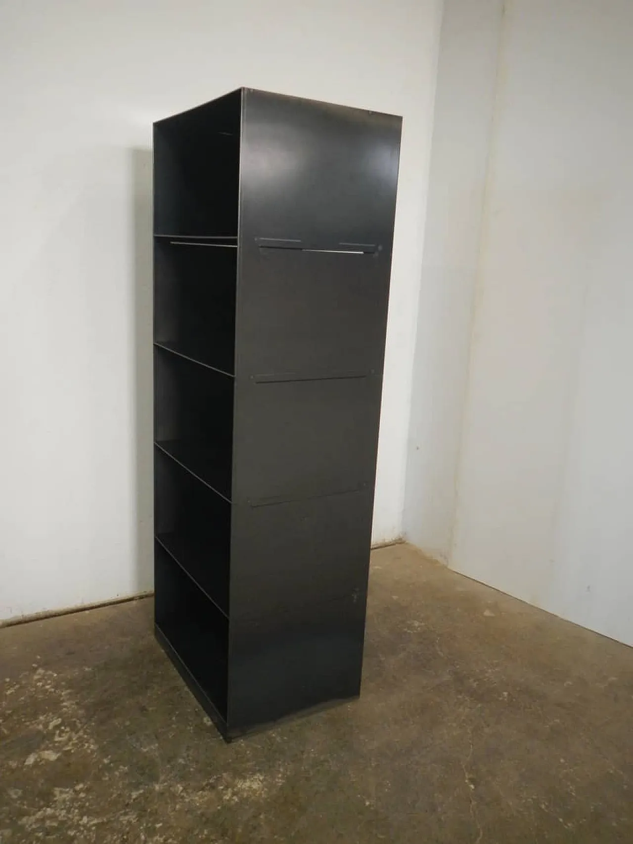 Scaffali in ferro nero 1980 6