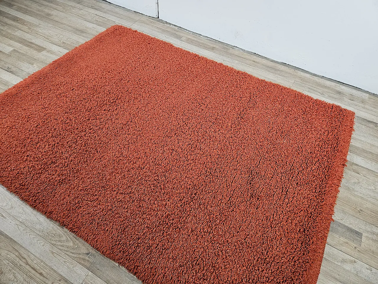 Rug Italian in red wool, 70s 3