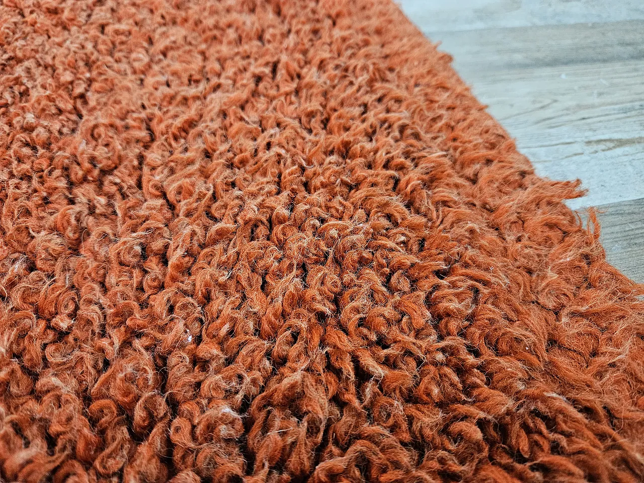 Rug Italian in red wool, 70s 7