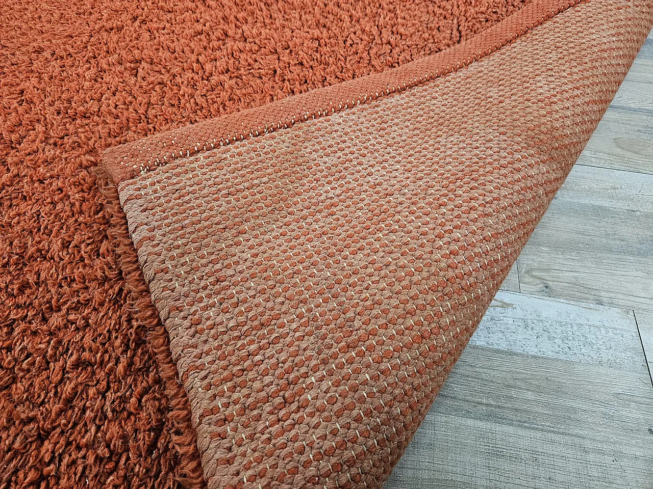 Rug Italian in red wool, 70s 9