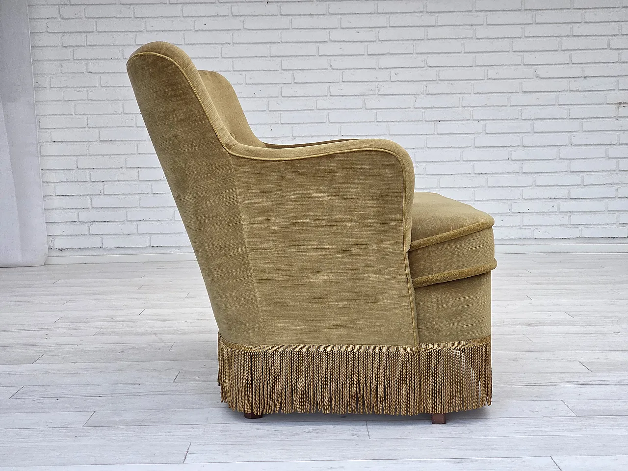 Divano danese a 2 posti, velluto verde chiaro originale, anni '70 8