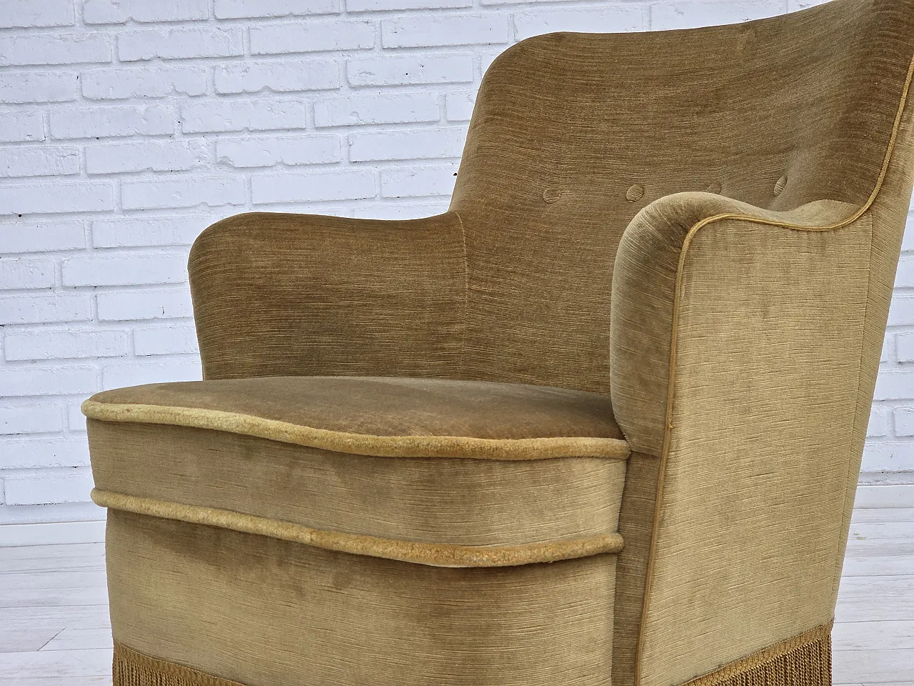 Danish lounge chair, light green velour, 1970s 12