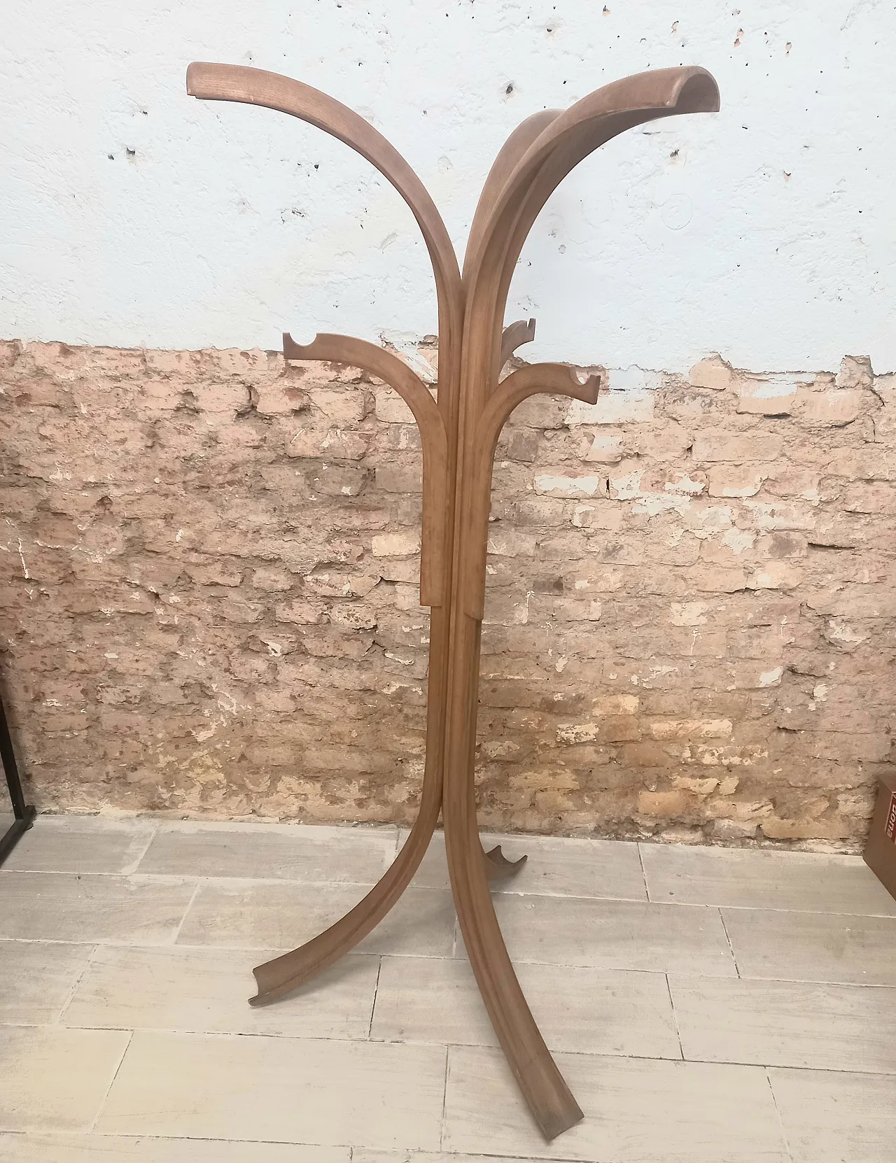 Cloth stand Giovanni Offredi per Crassevig, anni '70 1