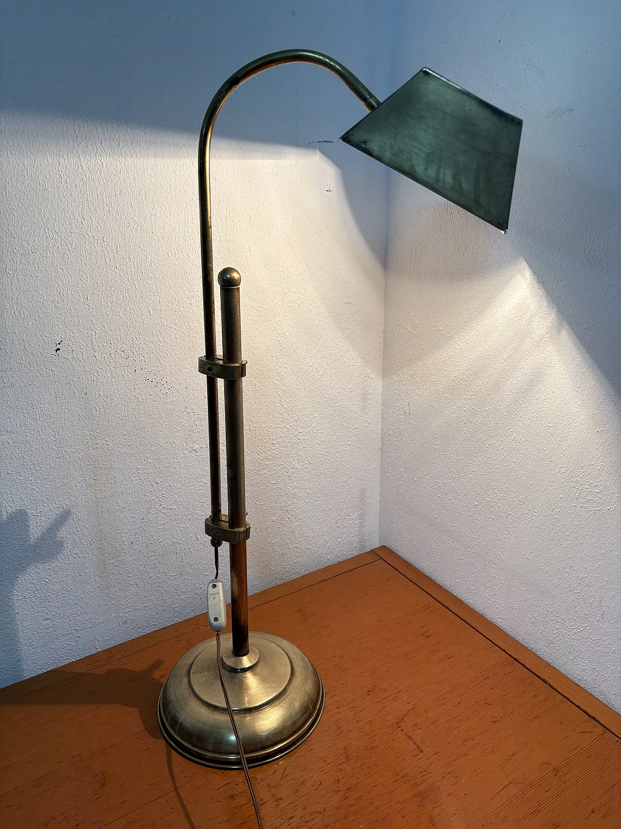 Ottone ministerial lamp 1