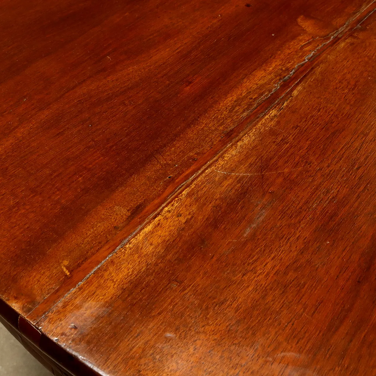 Round walnut table, second half of the 19th century 6