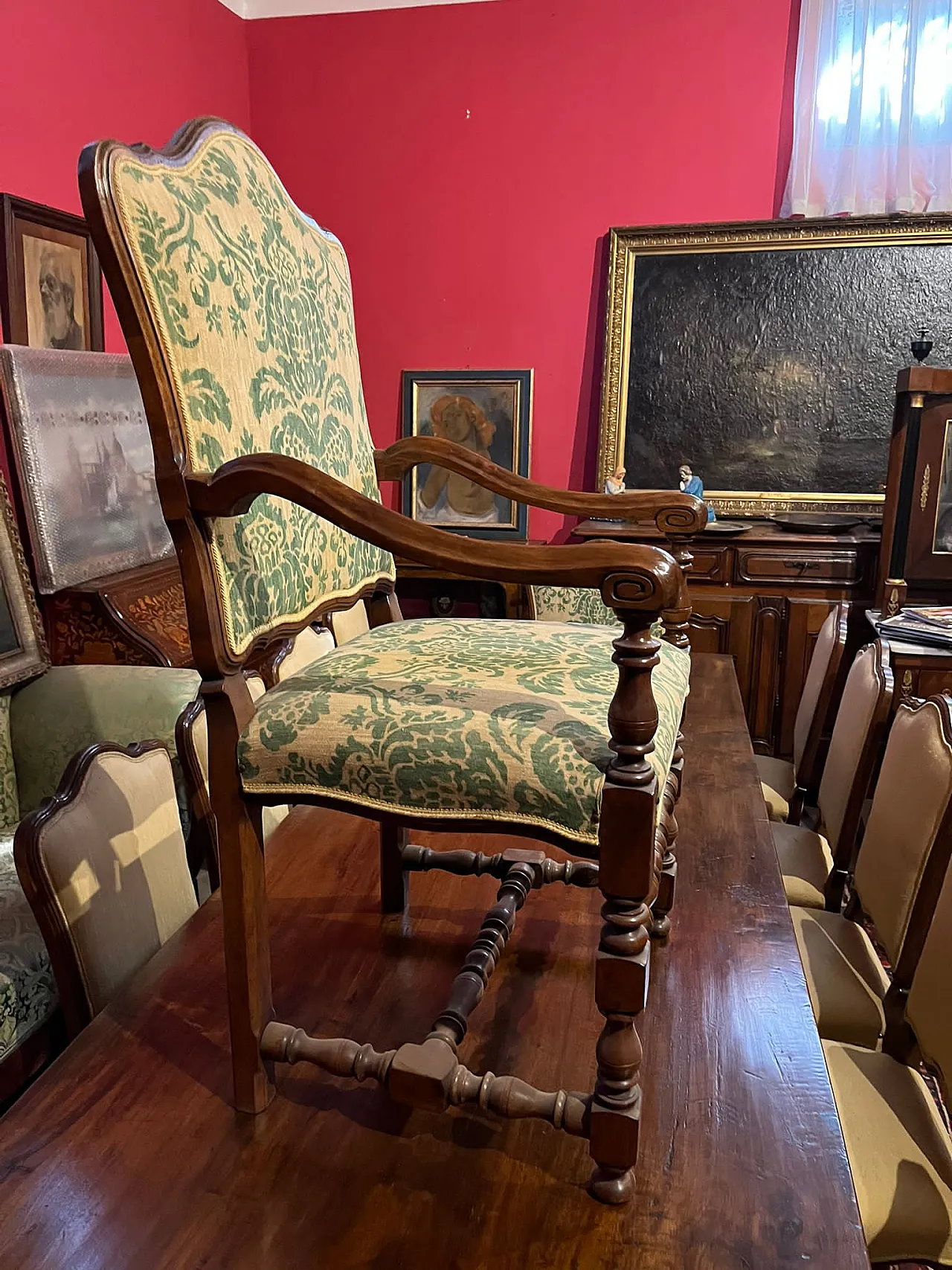 Coppia di poltrone a rocchetto in noce 2