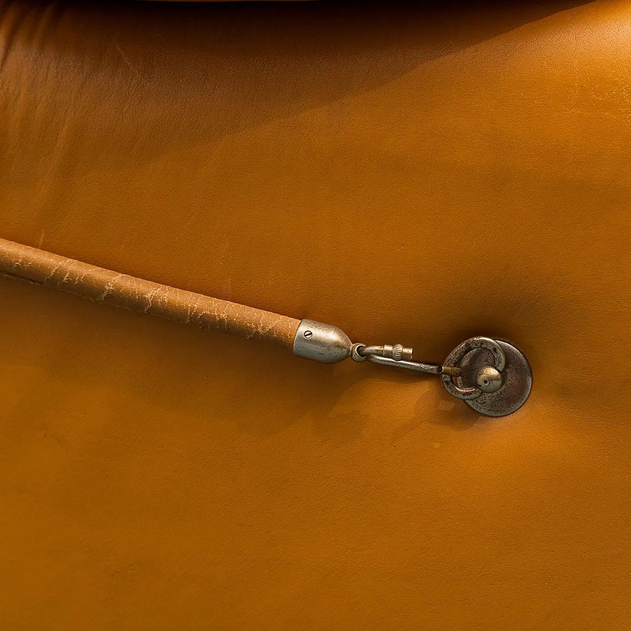 Divano 3 posti in pelle marrone, anni '70 9