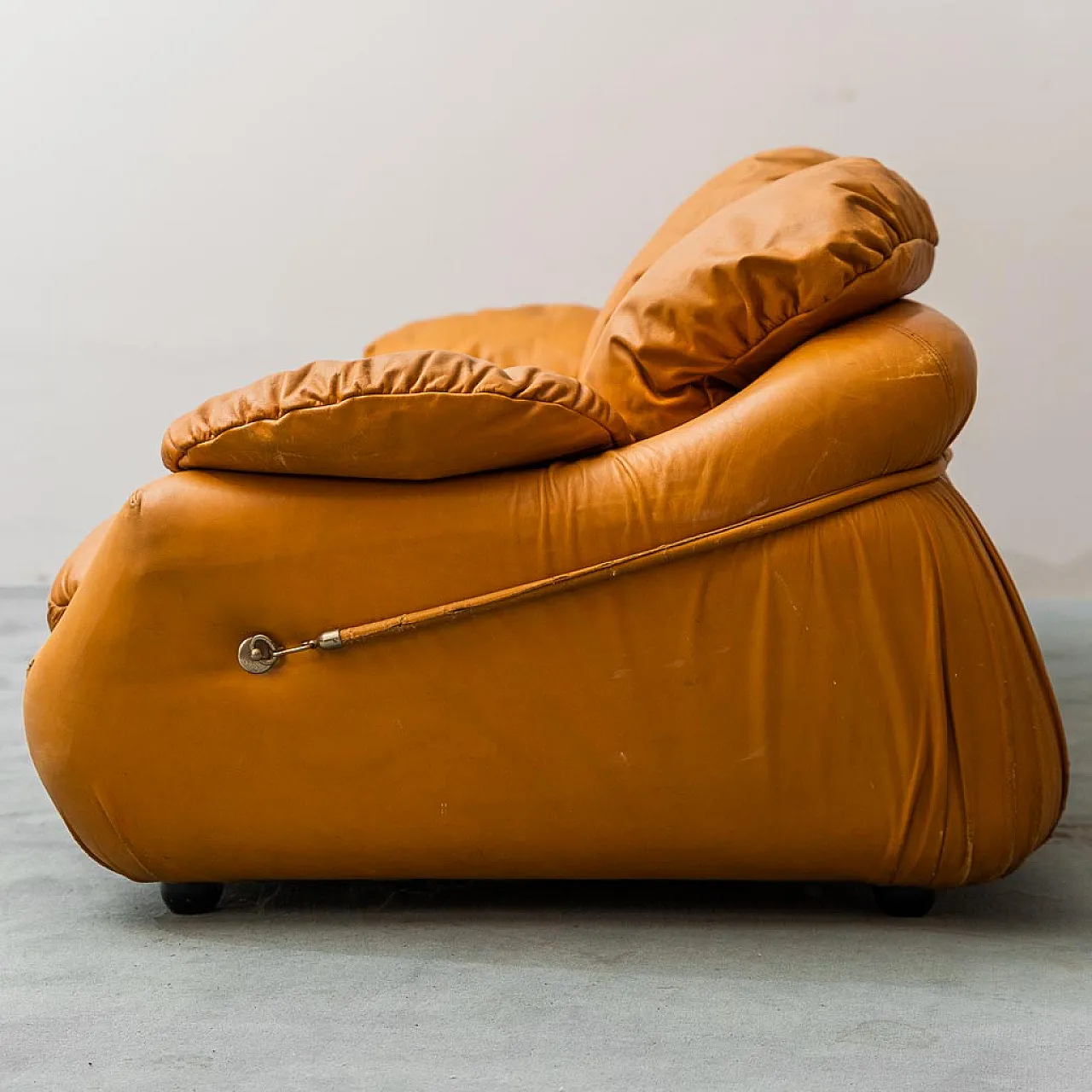 Divano 3 posti in pelle marrone, anni '70 10