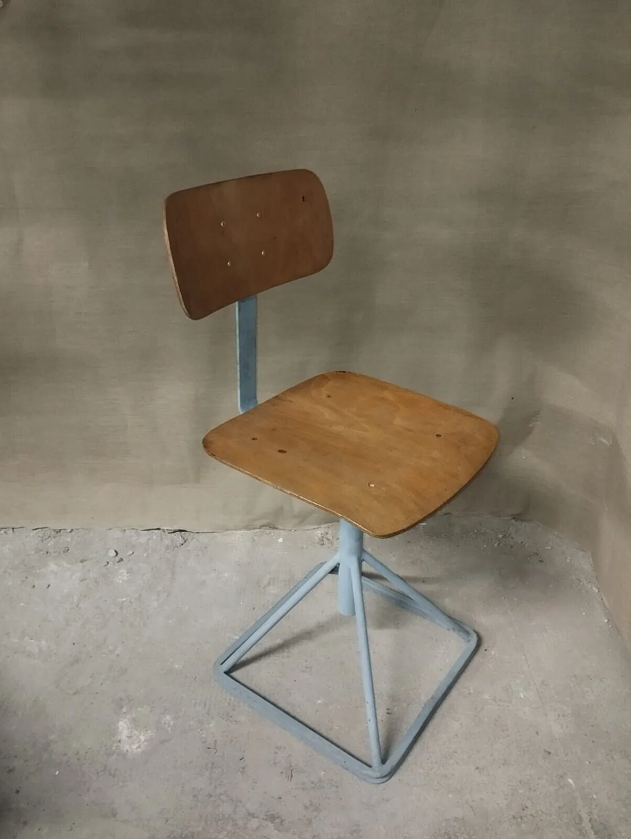 Industrial stool in wood and iron, 1970s 10